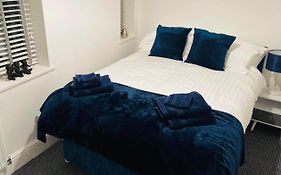 Luxury Suite 3 Bed Apartment Sleeps 6-8